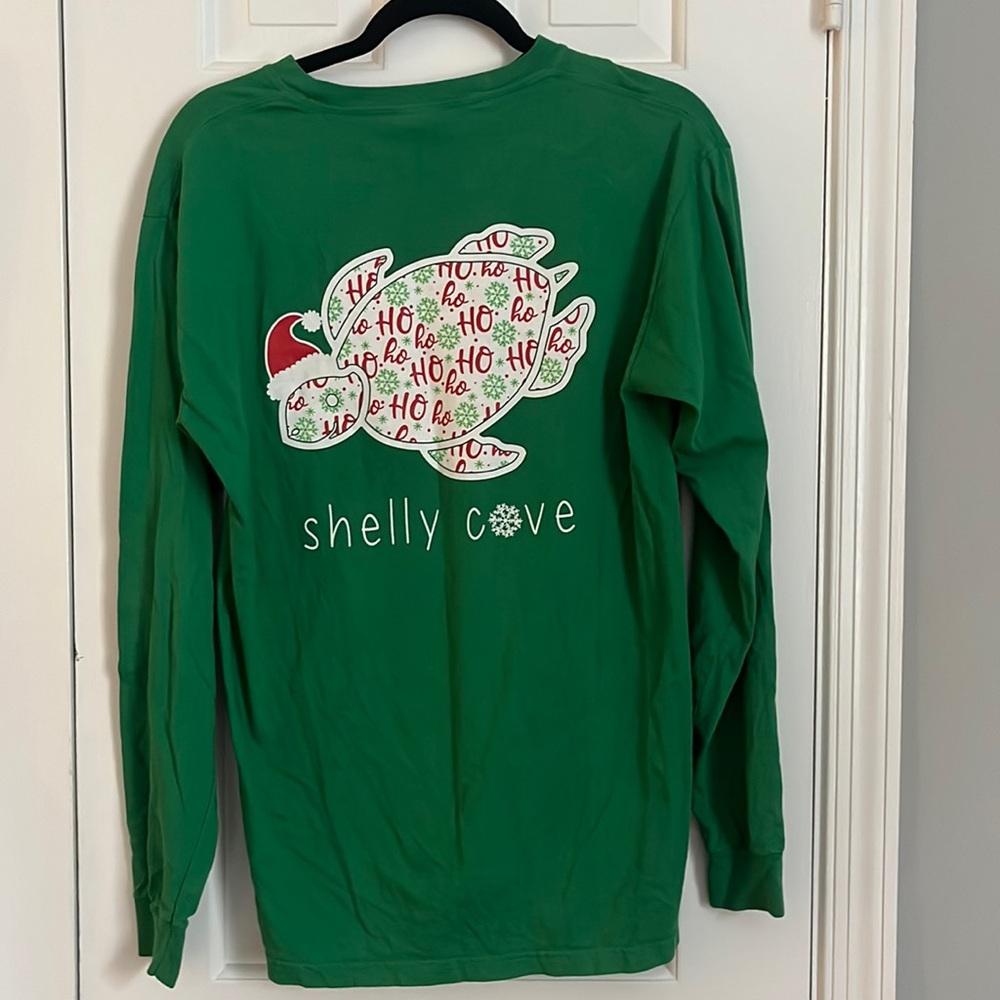 Shelly Cove green LS Christmas turtle tee